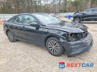 Czwarte zdjęcie samochodu z boku: 2020 VOLKSWAGEN JETTA S VIN:3VWC57BU3LM092730 - miniatura