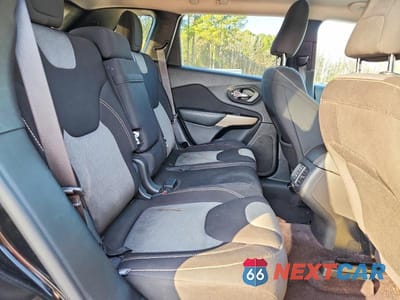 Zdjęcie 11 z 13 samochodu: 2018 JEEP CHEROKEE LATITUDE VIN:1C4PJLCB9JD538829 - miniatura