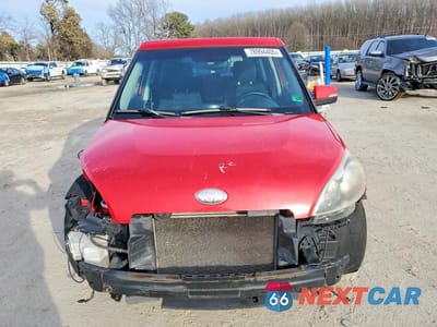 Piąte zdjęcie samochodu w środku: 2013 KIA SOUL + VIN:KNDJT2A67D7490296 - miniatura