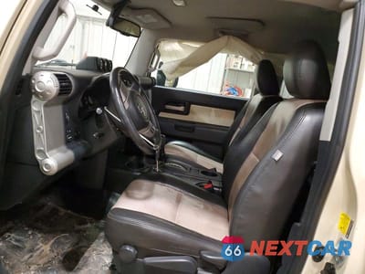 Zdjęcie 7 z 13 samochodu: 2010 TOYOTA FJ CRUISER BASE VIN:JTEBU4BF8AK080140 - miniatura