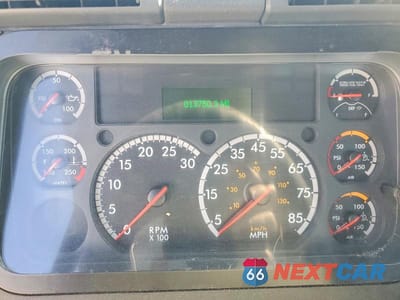 Zdjęcie 8 z 10 samochodu: 2016 FREIGHTLINER CASCADIA 125 SEMI TRUCK VIN:1FUBGEDV1GLHC5615 - miniatura