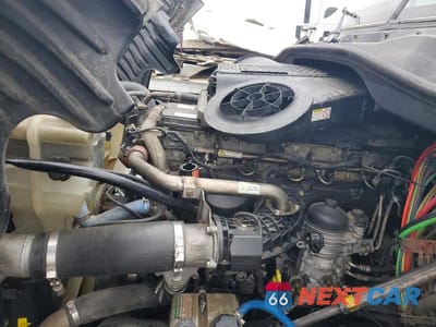 Zdjęcie 7 z 10 samochodu: 2018 FREIGHTLINER CASCADIA 125 SEMI TRUCK VIN:3AKJGLDR9JSHU4903 - miniatura