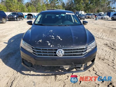 Piąte zdjęcie samochodu w środku: 2017 VOLKSWAGEN PASSAT S VIN:1VWAT7A30HC006918 - miniatura