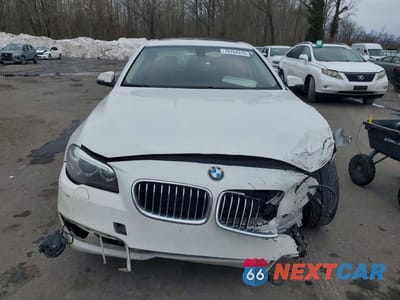 Piąte zdjęcie samochodu w środku: 2015 BMW 528 XI VIN:WBA5A7C54FD623333 - miniatura