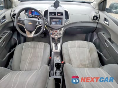 Zdjęcie 8 z 13 samochodu: 2013 CHEVROLET SONIC LT VIN:1G1JC5SB4D4120043 - miniatura
