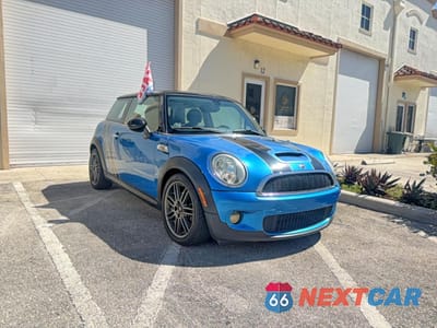 2010 MINI COOPER S WMWMF7C52ATZ69697 - główne zdjęcie licytacji z USA - miniatura