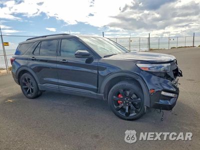 Czwarte zdjęcie samochodu z boku: 2022 FORD EXPLORER ST VIN:1FM5K8GC8NGC20138 - miniatura