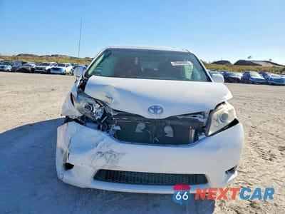 Piąte zdjęcie samochodu w środku: 2014 TOYOTA SIENNA LE VIN:5TDKK3DC5ES500068 - miniatura