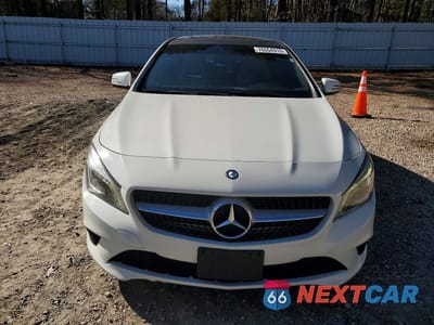 Piąte zdjęcie samochodu w środku: 2014 MERCEDES-BENZ CLA 250 VIN:WDDSJ4EB8EN104839 - miniatura