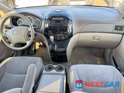 Zdjęcie 9 z 15 samochodu: 2004 TOYOTA SIENNA CE VIN:5TDZA23C64S209476 - miniatura