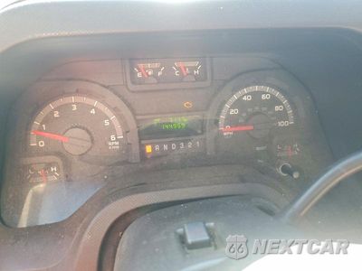 Zdjęcie 9 z 12 samochodu: 2015 FORD E350 BOX TRUCK VIN:1FDWE3FS4FDA21484 - miniatura