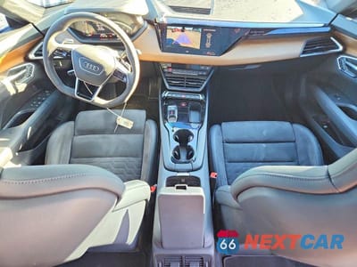 Zdjęcie 8 z 11 samochodu: 2022 AUDI E-TRON GT PREMIUM PLUS VIN:WAUFJBFW5N7007049 - miniatura