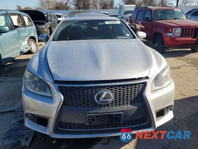 Piąte zdjęcie samochodu w środku: 2015 LEXUS LS 460 BASE VIN:JTHBL5EF6F5136055 - miniatura