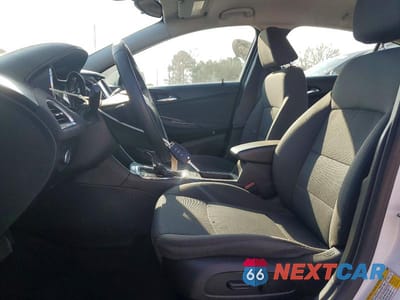 Zdjęcie 7 z 12 samochodu: 2019 CHEVROLET CRUZE LT VIN:1G1BE5SM5K7109614 - miniatura