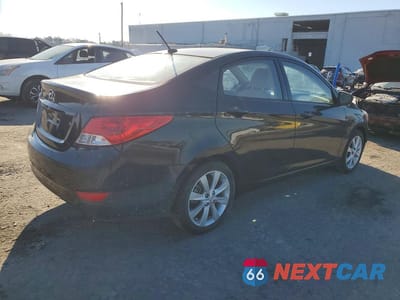 Trzecie zdjęcie samochodu z tyłu: 2013 HYUNDAI ACCENT GLS VIN:KMHCU4AEXDU380607 - miniatura