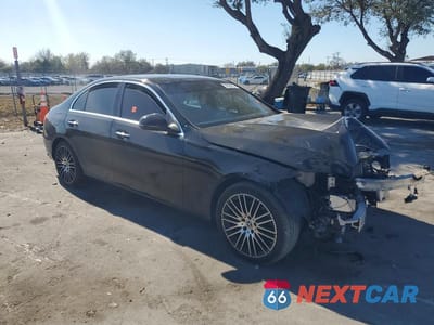 Czwarte zdjęcie samochodu z boku: 2022 MERCEDES-BENZ C 300 VIN:W1KAF4GB0NR010618 - miniatura