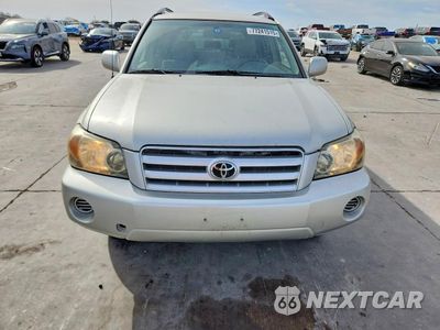 Piąte zdjęcie samochodu w środku: 2004 TOYOTA HIGHLANDER BASE VIN:JTEDD21A540094239 - miniatura