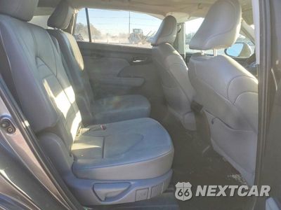 Zdjęcie 11 z 12 samochodu: 2022 TOYOTA HIGHLANDER XLE VIN:5TDGZRAH8NS558597 - miniatura
