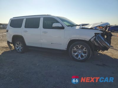 Czwarte zdjęcie samochodu z boku: 2022 JEEP WAGONEER SERIES II VIN:1C4SJVBTXNS200633 - miniatura