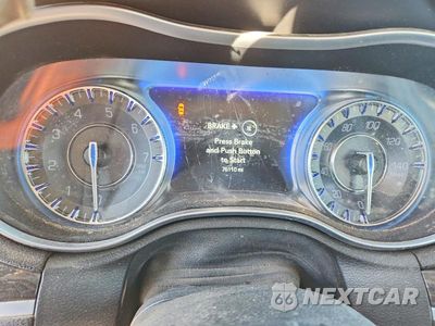 Zdjęcie 9 z 13 samochodu: 2016 CHRYSLER 300 LIMITED VIN:2C3CCAAG4GH167350 - miniatura