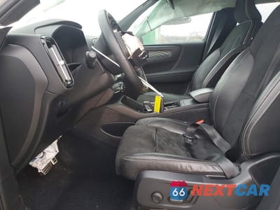 Zdjęcie 7 z 12 samochodu: 2022 VOLVO XC40 T5 R-DESIGN VIN:YV4162UMXN2791495 - miniatura