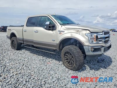 Czwarte zdjęcie samochodu z boku: 2018 FORD F150 SUPERCREW VIN:1FTFW1EG6JFD39297 - miniatura