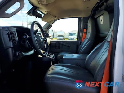 Zdjęcie 7 z 13 samochodu: 2019 CHEVROLET EXPRESS 2500 CARGO UTILITY / SERVICE VAN VIN:1GCWGAFP1K1228196 - miniatura