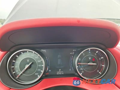 Zdjęcie 9 z 12 samochodu: 2022 MASERATI LEVANTE MODENA VIN:ZN661YUM0NX381476 - miniatura