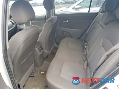 Zdjęcie 11 z 12 samochodu: 2014 KIA SPORTAGE BASE VIN:KNDPB3AC7E7549440 - miniatura