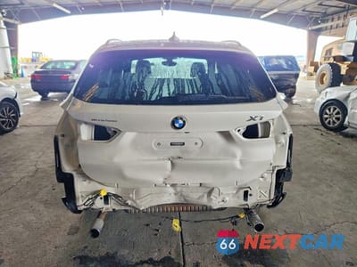 Zdjęcie 6 z 13 samochodu: 2018 BMW X1 XDRIVE28I VIN:WBXHT3C36J5K24740 - miniatura