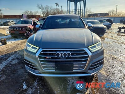 Piąte zdjęcie samochodu w środku: 2019 AUDI SQ5 PRESTIGE VIN:WA1C4AFY9K2058839 - miniatura