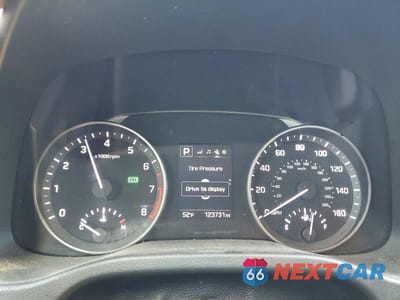 Zdjęcie 9 z 13 samochodu: 2018 HYUNDAI ELANTRA SEL VIN:5NPD84LF0JH352565 - miniatura