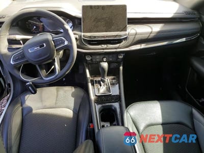 Zdjęcie 8 z 13 samochodu: 2022 JEEP COMPASS LATITUDE VIN:3C4NJCBB3NT234615 - miniatura