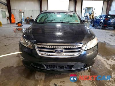 Piąte zdjęcie samochodu w środku: 2010 FORD TAURUS SHO VIN:1FAHP2KT0AG165465 - miniatura