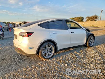 Trzecie zdjęcie samochodu z tyłu: 2021 TESLA MODEL Y VIN:5YJYGAEE3MF196743 - miniatura