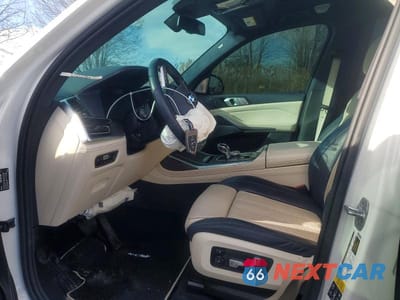 Zdjęcie 7 z 12 samochodu: 2019 BMW X7 XDRIVE50I VIN:5UXCX4C53KLS36214 - miniatura
