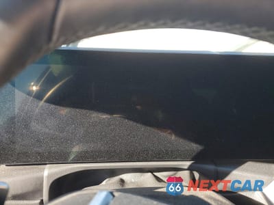 Zdjęcie 9 z 12 samochodu: 2023 BMW Motorrad 330I VIN:3MW69FF01P8D76312 - miniatura