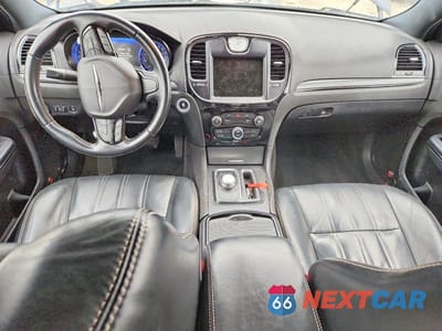 Zdjęcie 8 z 11 samochodu: 2015 CHRYSLER 300 S VIN:2C3CCABG6FH921622 - miniatura