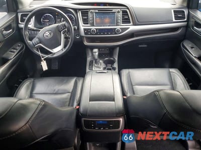 Zdjęcie 8 z 11 samochodu: 2017 TOYOTA HIGHLANDER XLE VIN:5TDJZRFH4HS455230 - miniatura