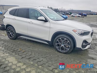 Czwarte zdjęcie samochodu z boku: 2021 BMW X1 XDRIVE28I VIN:WBXJG9C00M5T92070 - miniatura
