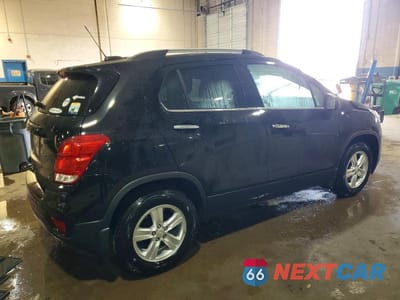 Trzecie zdjęcie samochodu z tyłu: 2018 CHEVROLET TRAX 1LT VIN:3GNCJLSB2JL315470 - miniatura