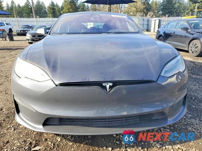 Piąte zdjęcie samochodu w środku: 2021 TESLA MODEL S VIN:5YJSA1E6XMF433695 - miniatura