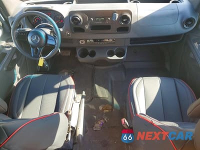 Zdjęcie 8 z 14 samochodu: 2019 MERCEDES BENZ SPRINTER 2500 DELIVERY VAN VIN:WD4PF1CD3KP141193 - miniatura