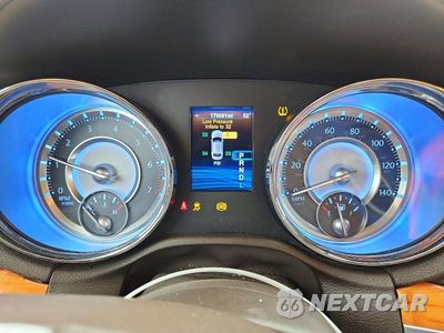 Zdjęcie 9 z 11 samochodu: 2014 CHRYSLER 300 VIN:2C3CCAEG3EH237170 - miniatura