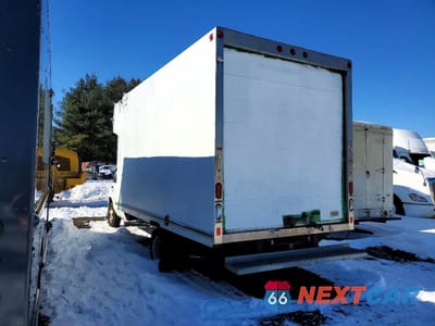 Trzecie zdjęcie samochodu z tyłu: 2015 FORD E350 BOX TRUCK VIN:1FDWE3FL5FDA00409 - miniatura