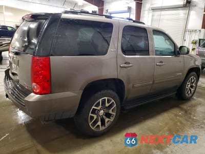 Trzecie zdjęcie samochodu z tyłu: 2013 GMC YUKON SLT VIN:1GKS2CE01DR234991 - miniatura