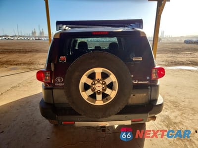 Zdjęcie 6 z 13 samochodu: 2007 TOYOTA FJ CRUISER VIN:JTEBU11F570047097 - miniatura