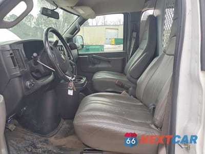Zdjęcie 7 z 14 samochodu: 2021 CHEVROLET EXPRESS G2500 VIN:1GCWGAFP2M1302258 - miniatura