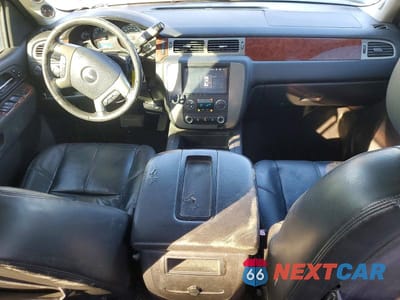 Zdjęcie 8 z 12 samochodu: 2010 GMC SIERRA K2500HD SLT 4WD 6.6L V8 TDSL VIN:1GT4K1B6XAF111219 - miniatura