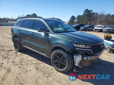 Czwarte zdjęcie samochodu z boku: 2023 KIA SORENTO S VIN:5XYRLDLC0PG234297 - miniatura